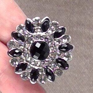 Black clear gemstones adjustable ring silver colour
